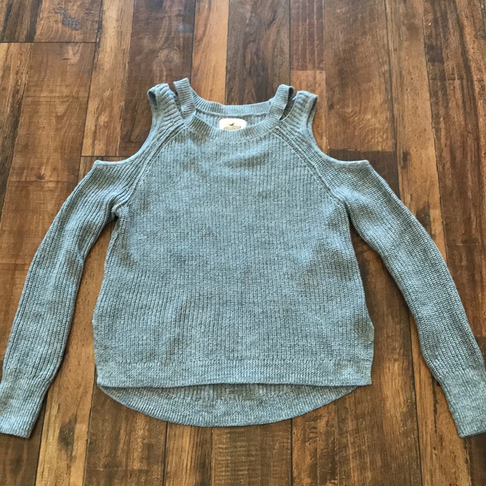 Cold shoulder Hollister sweater